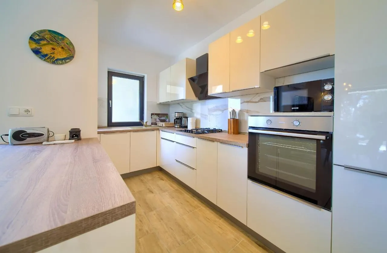 Apartments Paola & Karla With Pool Krk Town 0*,