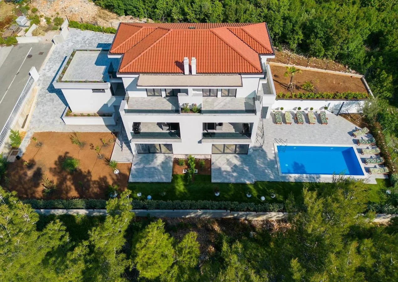 Apartments Paola & Karla With Pool Krk Town 0*,
