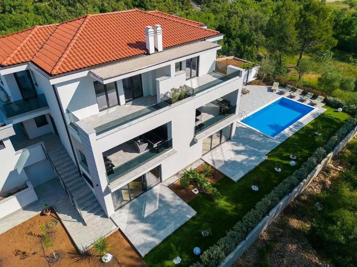 Apartments Paola & Karla With Pool Krk Town 0*,