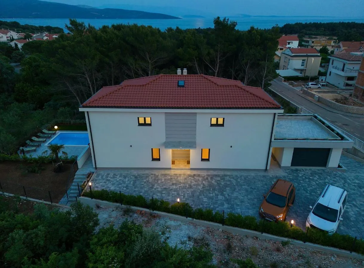 Apartments Paola & Karla With Pool Krk Town