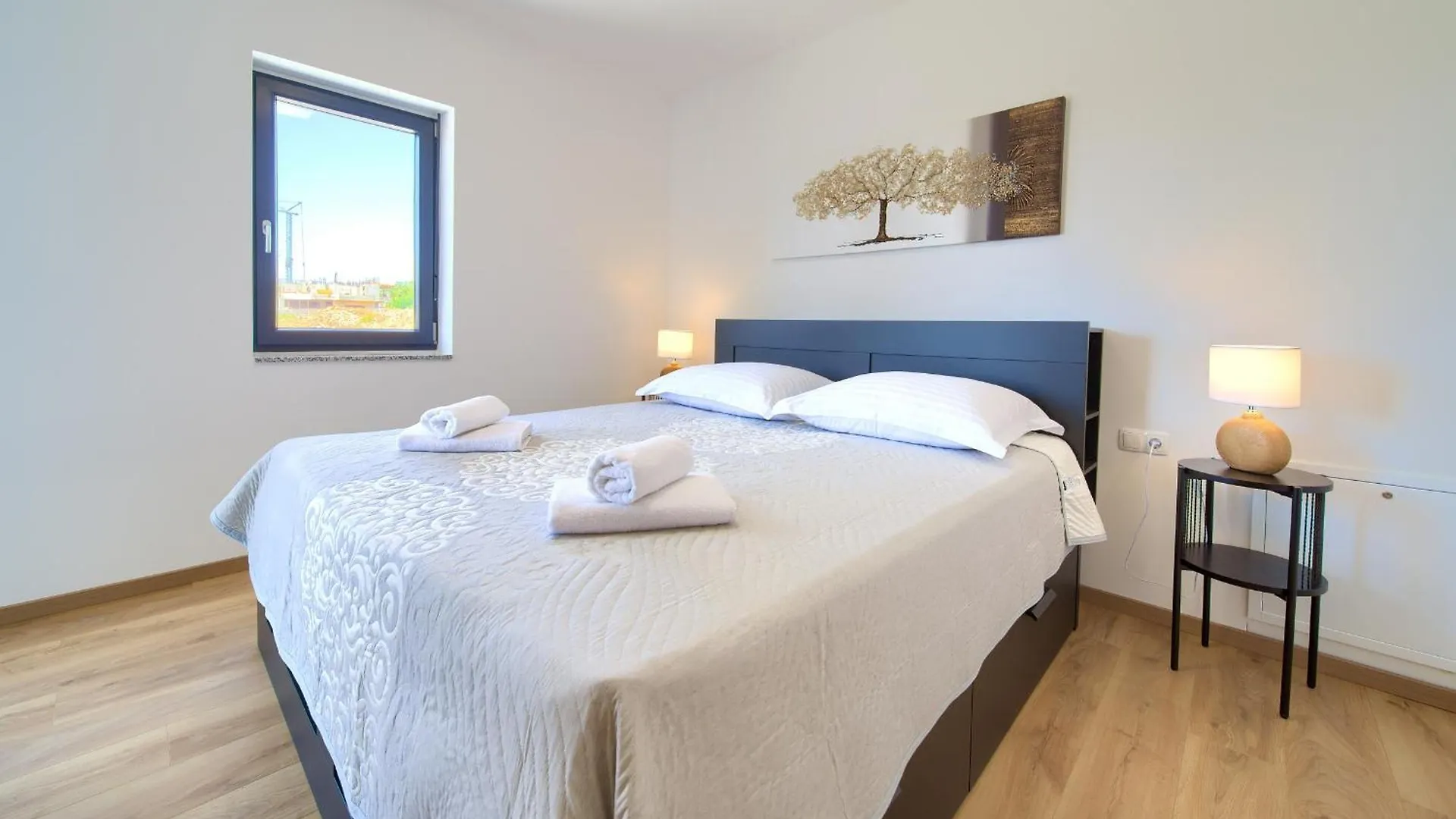 Apartments Paola & Karla With Pool Krk Town