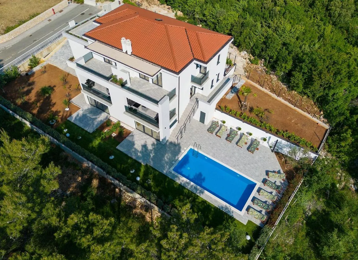 Apartments Paola & Karla With Pool Krk Town 0*,