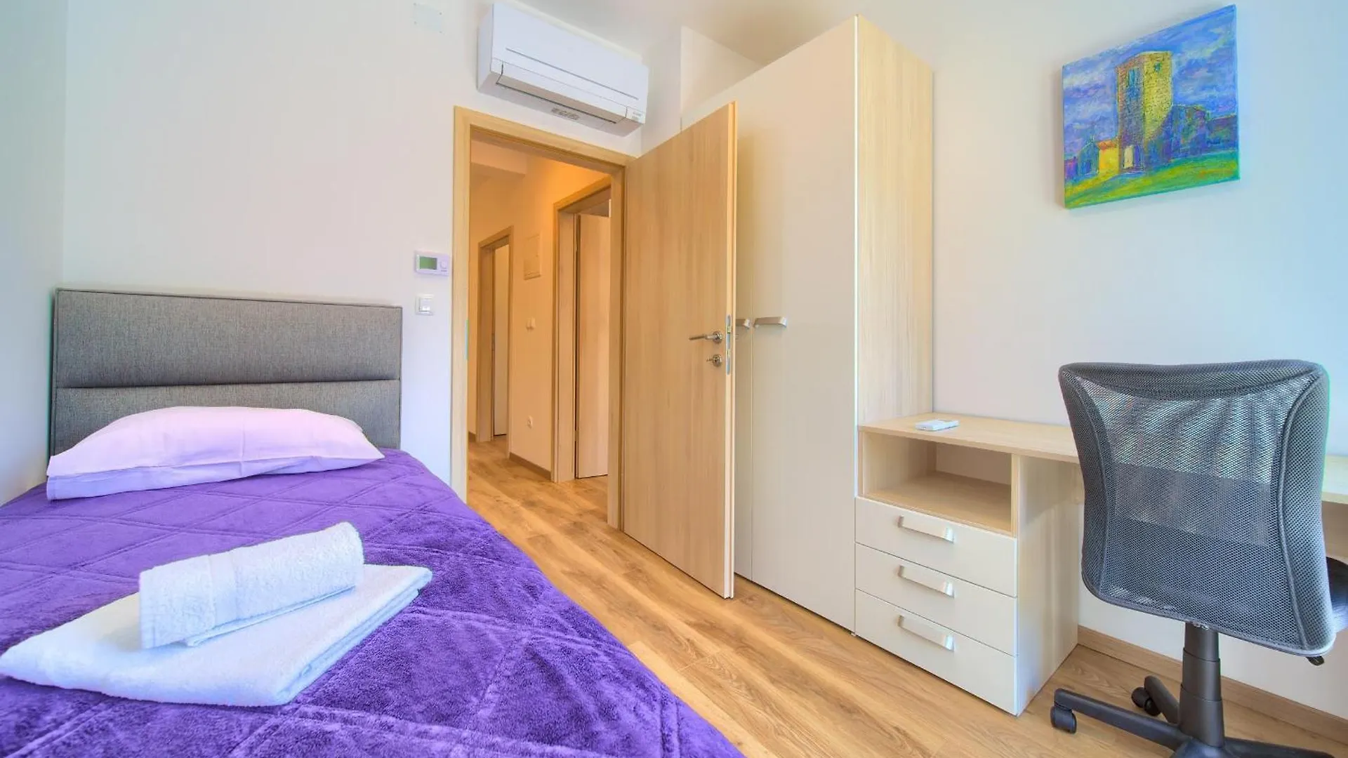 Apartments Paola & Karla With Pool Krk Town