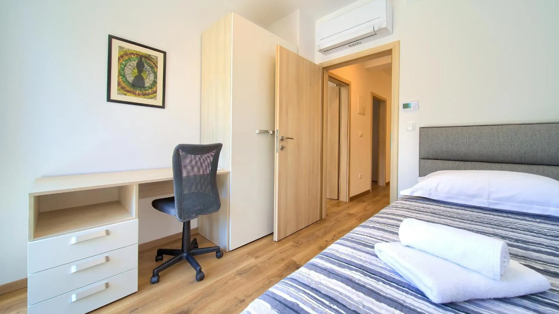 Apartments Paola & Karla With Pool Krk Town